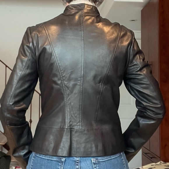 NWOT Women’s Tahari Ruffle Lambskin leather jacket / Black /Small - Picture 4 of 16